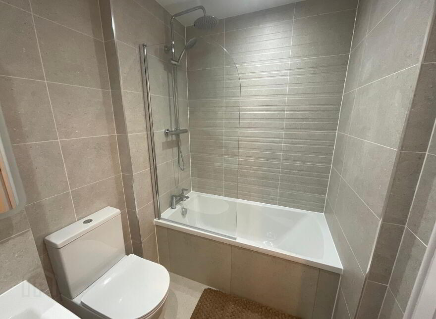 Apt 1, Lesley Central, Shankill Road, Belfast, BT13 1FD
