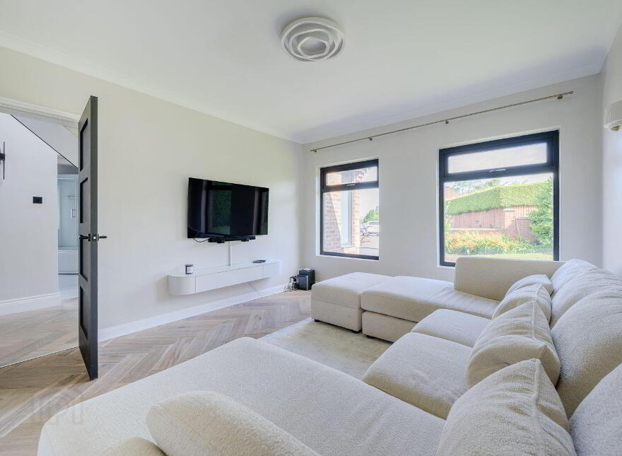 18 Beechill Park Avenue, Belfast, BT8 7PR