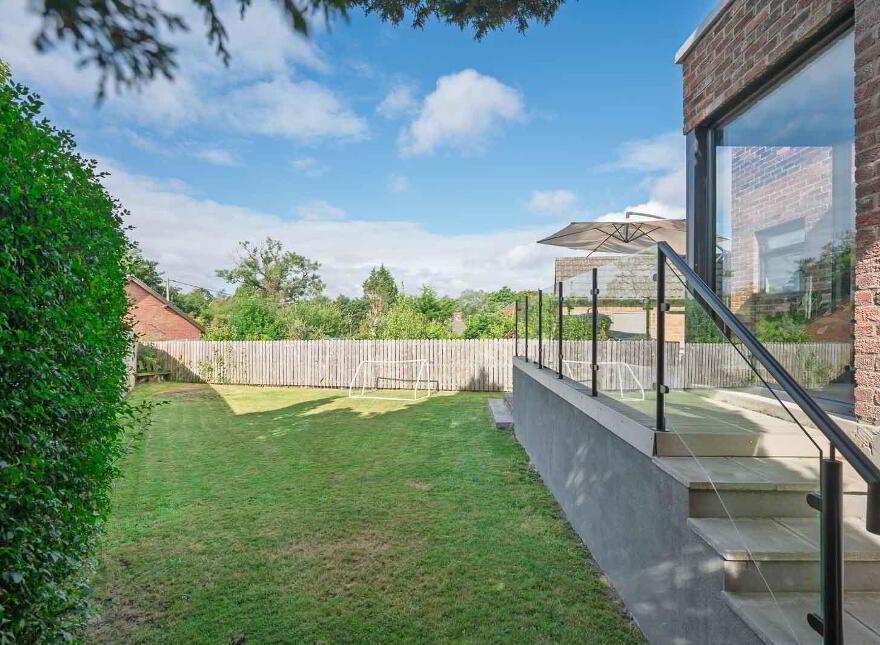 18 Beechill Park Avenue, Belfast, BT8 7PR