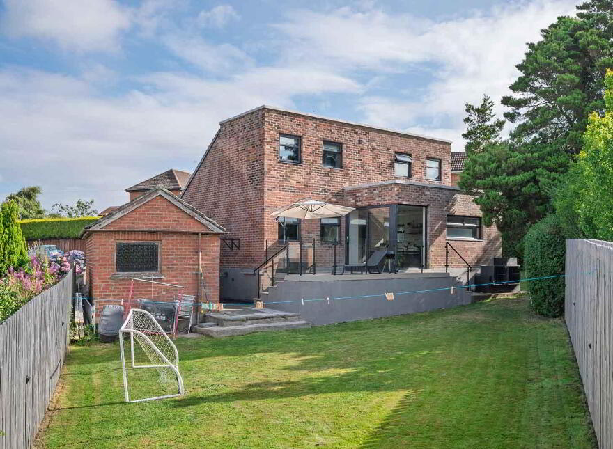 18 Beechill Park Avenue, Belfast, BT8 7PR
