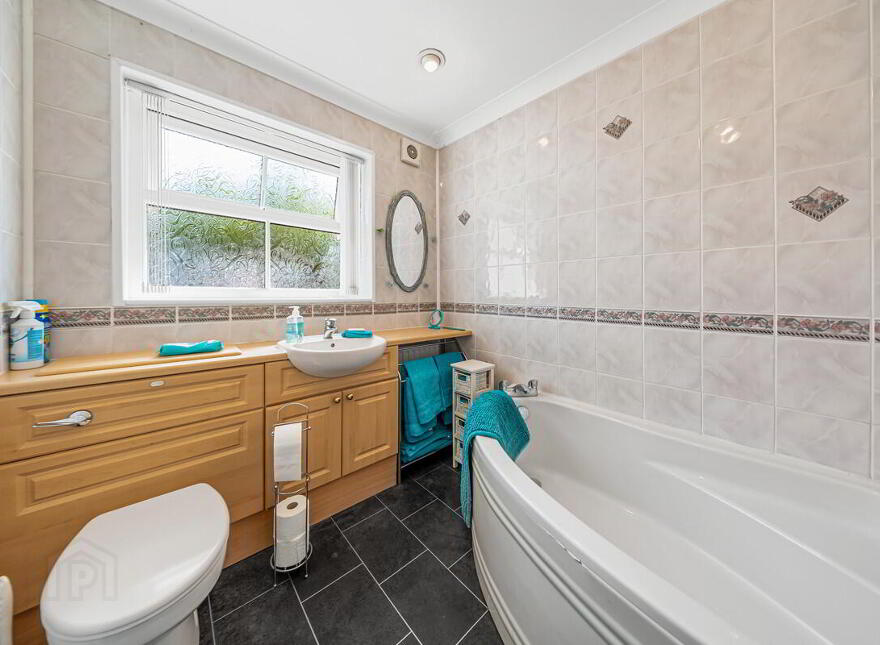 75 Bexhill Close, Pontefract, WF8 2LE