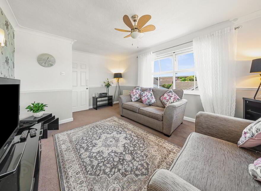 75 Bexhill Close, Pontefract, WF8 2LE