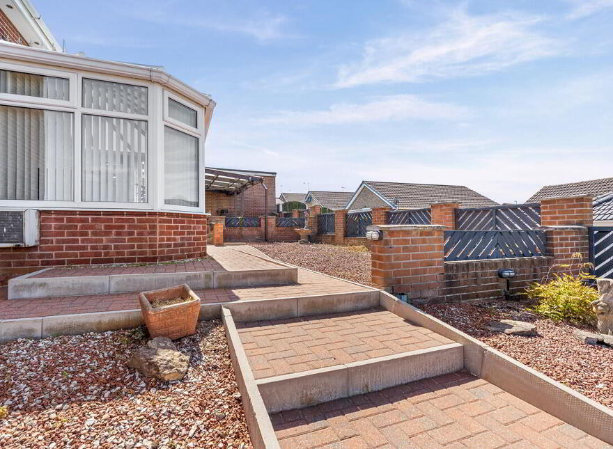 75 Bexhill Close, Pontefract, WF8 2LE