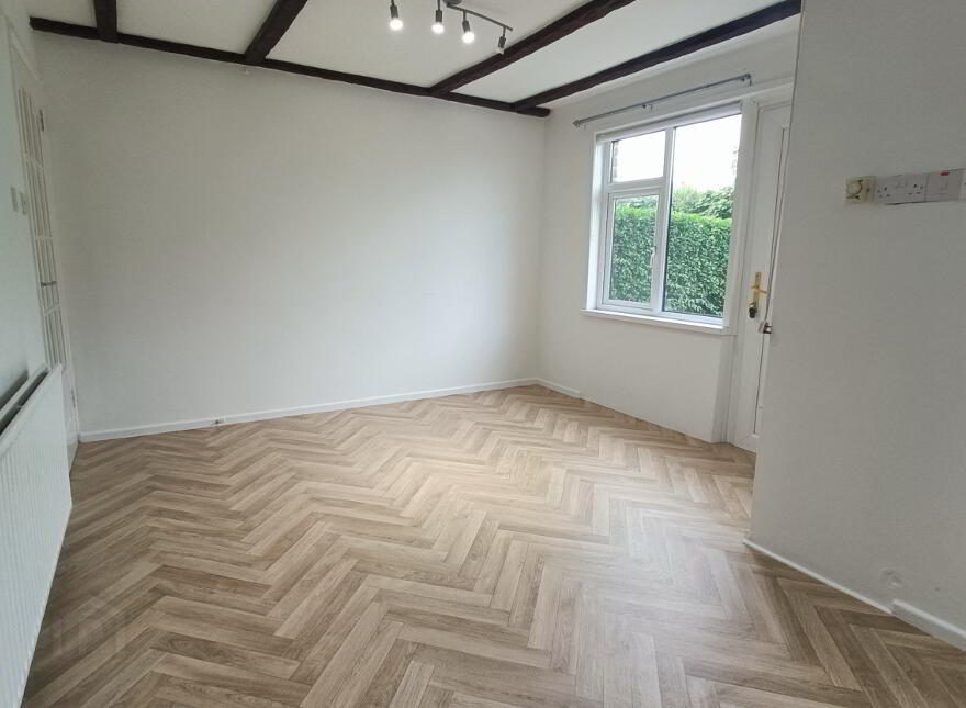 Leafair Park, Derry City, BT48 8JT