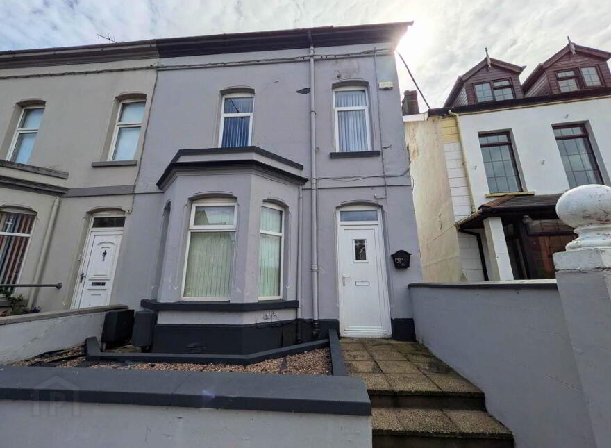 3 Victoria Road, Larne, BT40 1RY photo