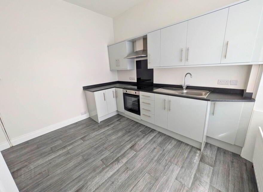 3 Victoria Road, Larne, BT40 1RY