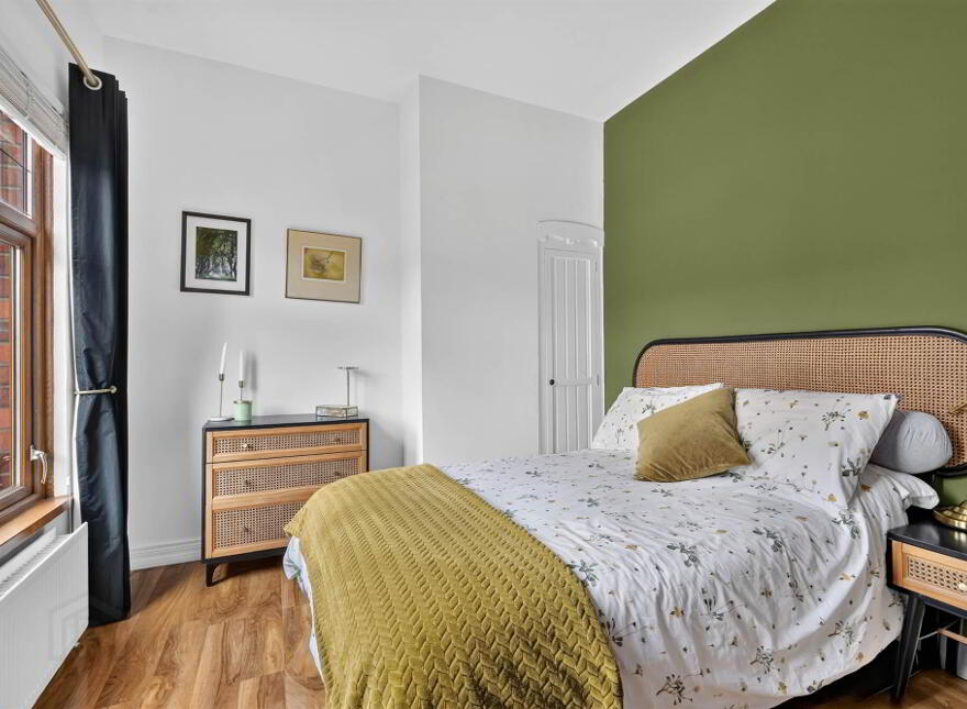 26 Titania Street, Belfast, BT6 8NT