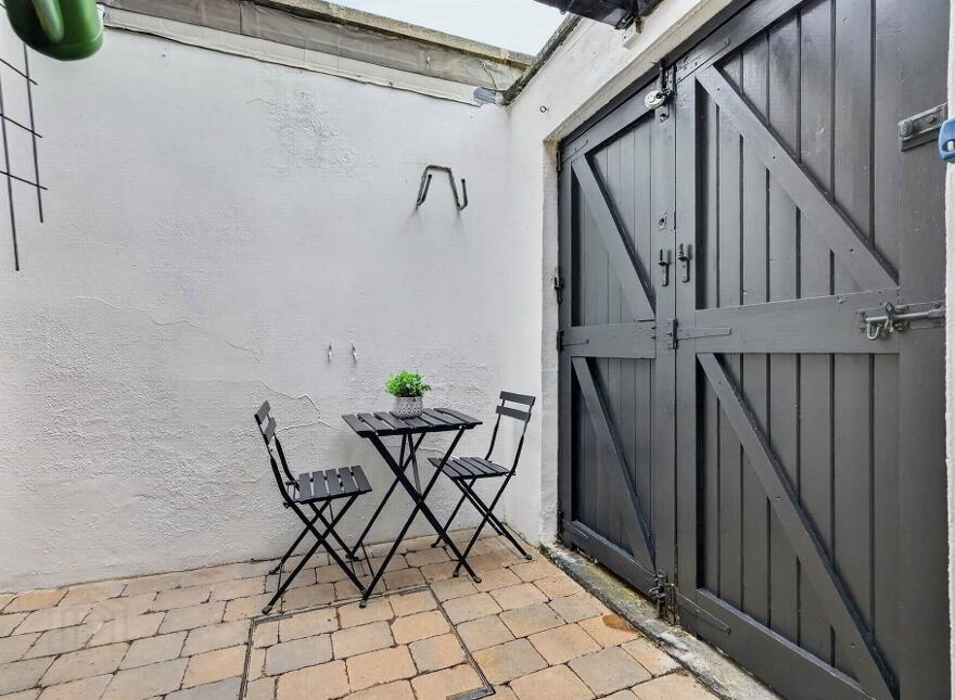 26 Titania Street, Belfast, BT6 8NT