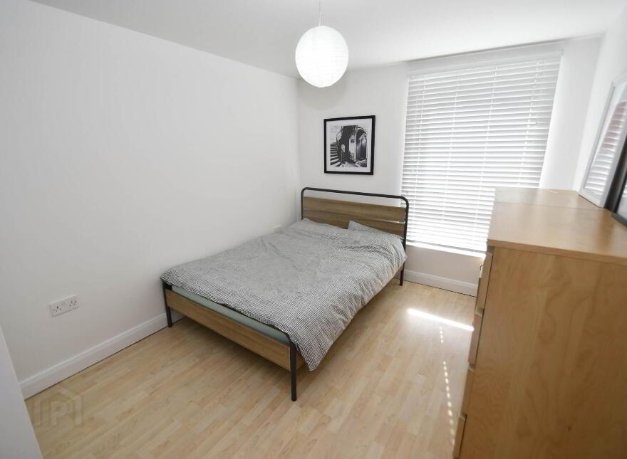 Apt 5, Anderson Building, Ross Mill Avenue, Falls Road, Belfast, BT13 2QQ