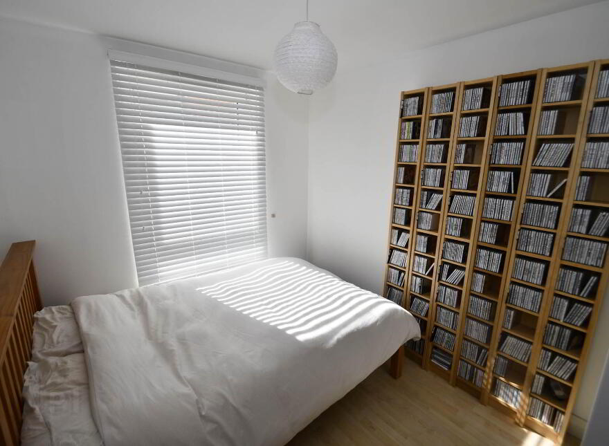 Apt 5, Anderson Building, Ross Mill Avenue, Falls Road, Belfast, BT13 2QQ