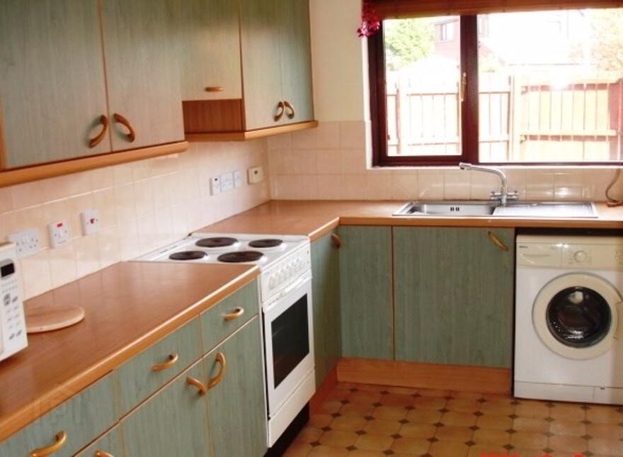 43 Town Park, Carrickfergus, BT38 8FG