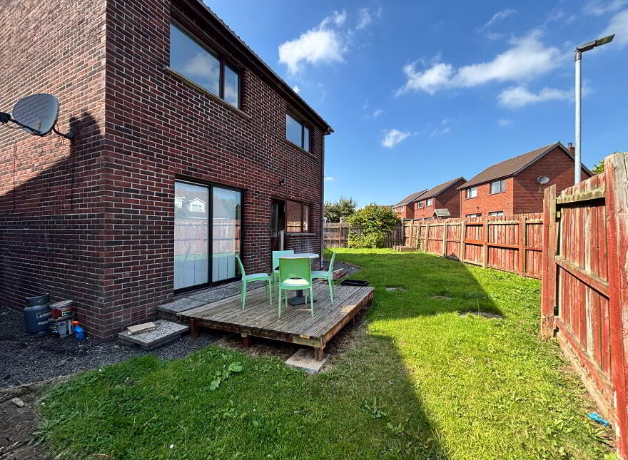 43 Town Park, Carrickfergus, BT38 8FG