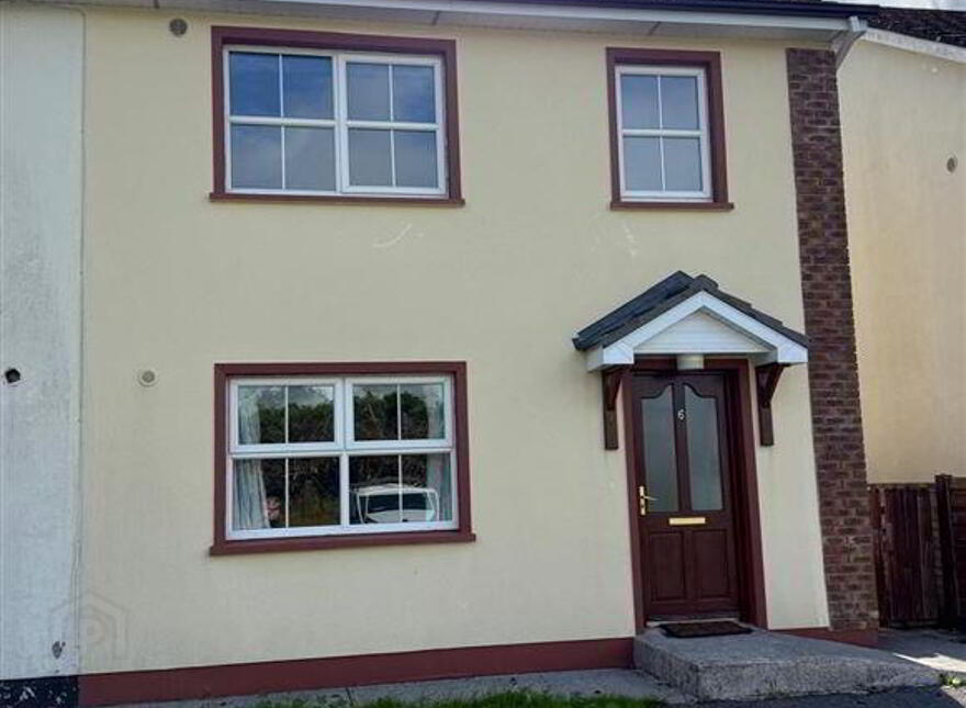 6 Castle Court, Ballaghaderreen, F45XY70