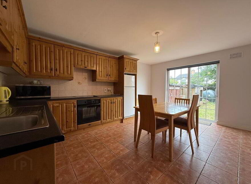 6 Castle Court, Ballaghaderreen, F45XY70