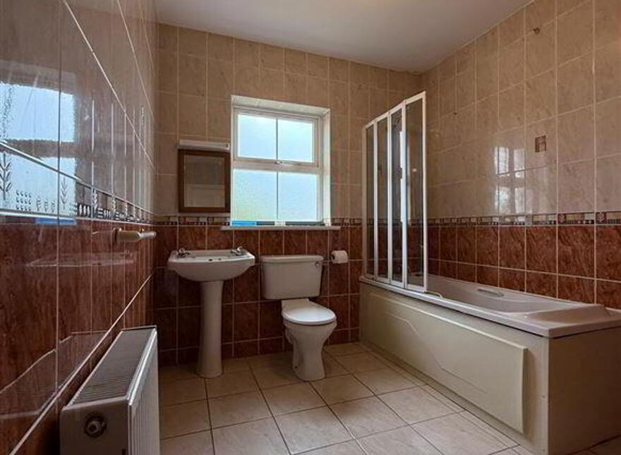 6 Castle Court, Ballaghaderreen, F45XY70