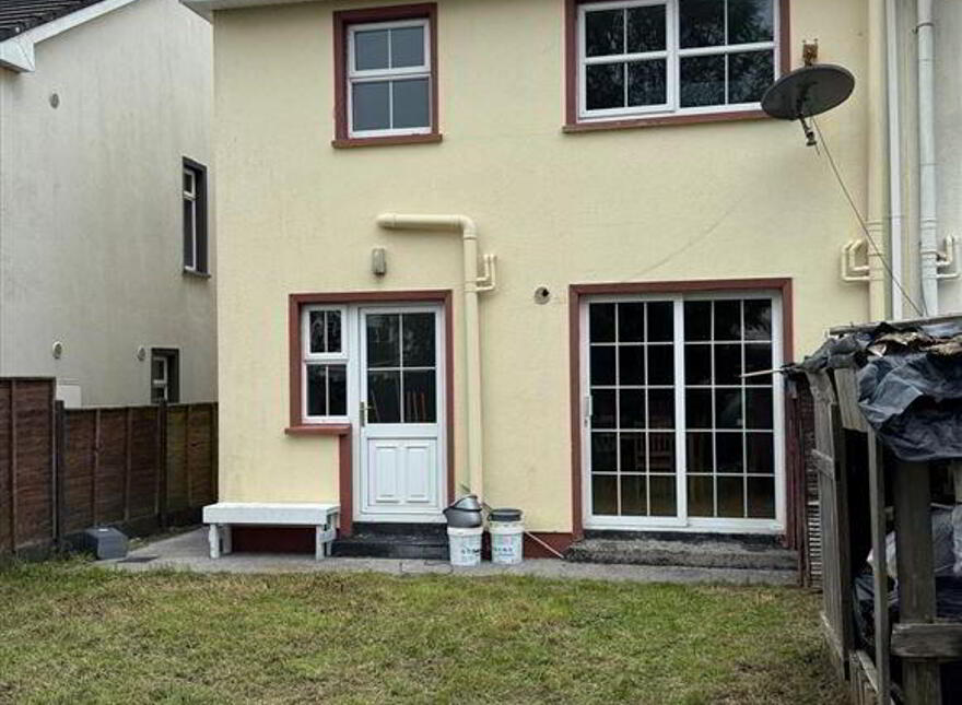 6 Castle Court, Ballaghaderreen, F45XY70