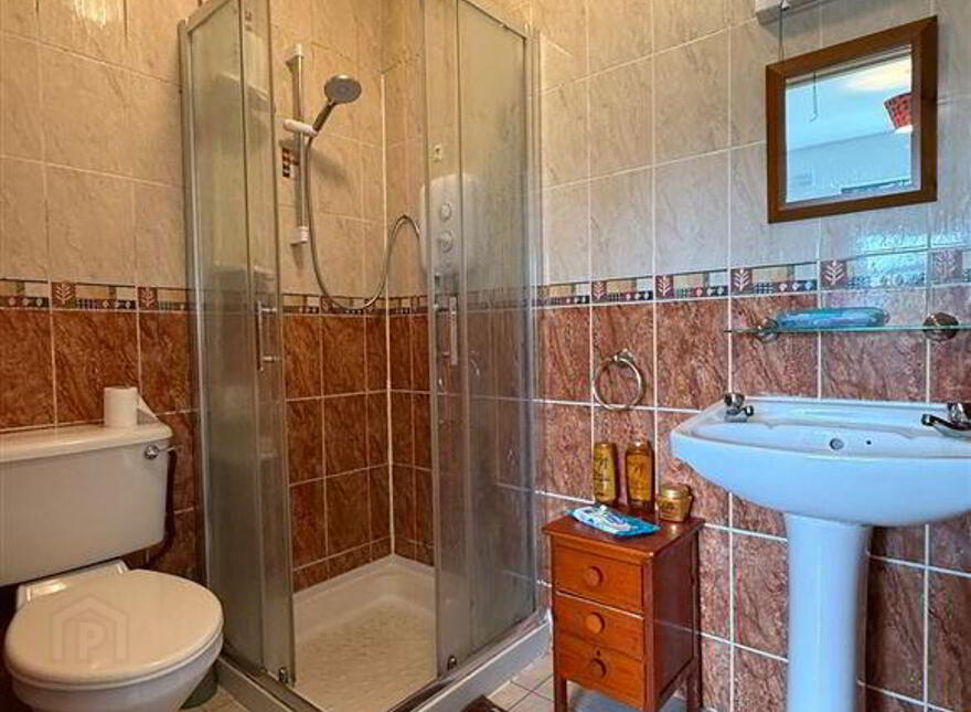 6 Castle Court, Ballaghaderreen, F45XY70