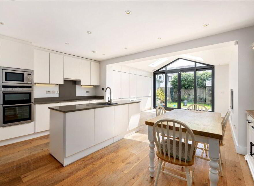 104 Eaton Wood Grove, Shankill, Dublin, D18F7P2