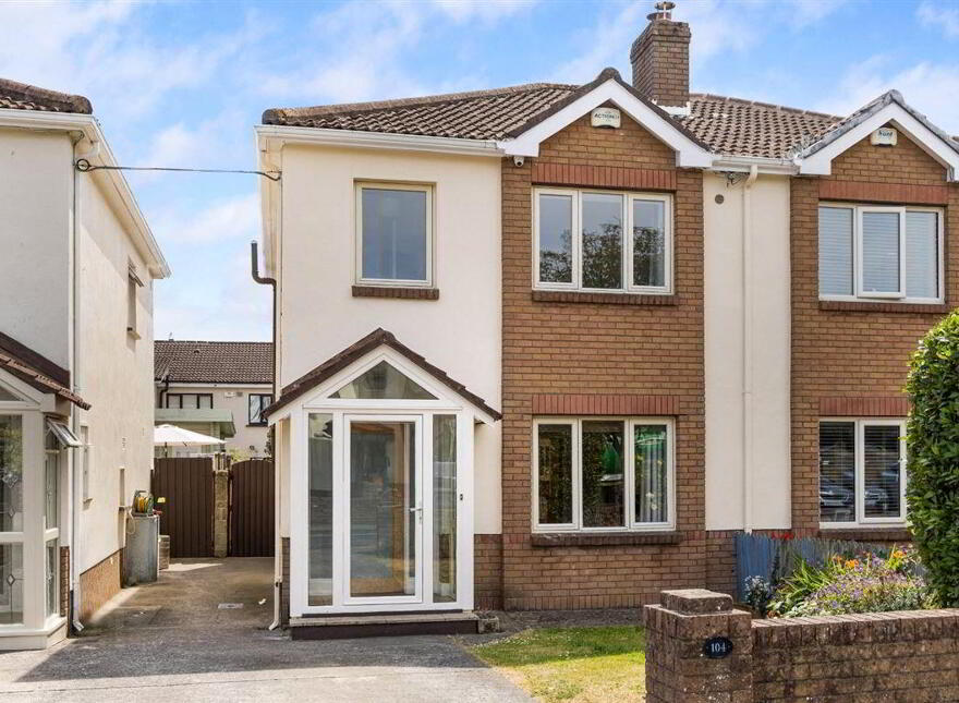 104 Eaton Wood Grove, Shankill, Dublin, D18F7P2 photo