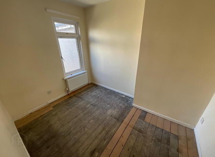 29 Surrey Street, Off Lisburn Road, Belfast, BT9 7FR