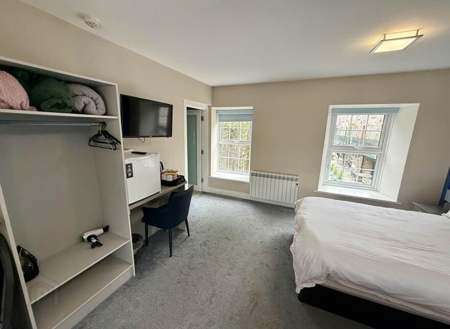 The Lodge, The Old Bond Store, Dillon Terrace, Ballina, F26N971