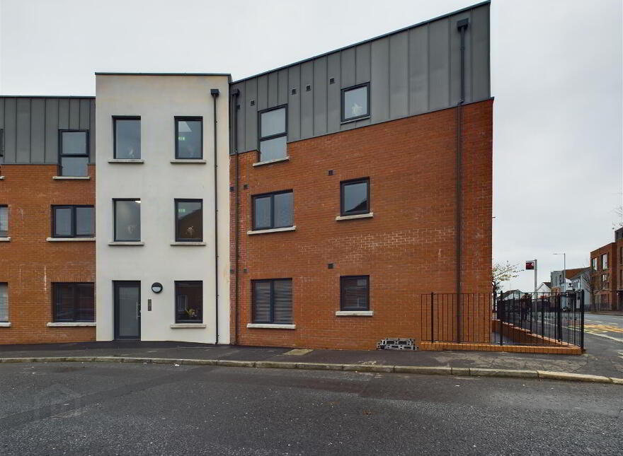 2 Bed, 124 Avoniel Road, Belfast, BT5 4SG