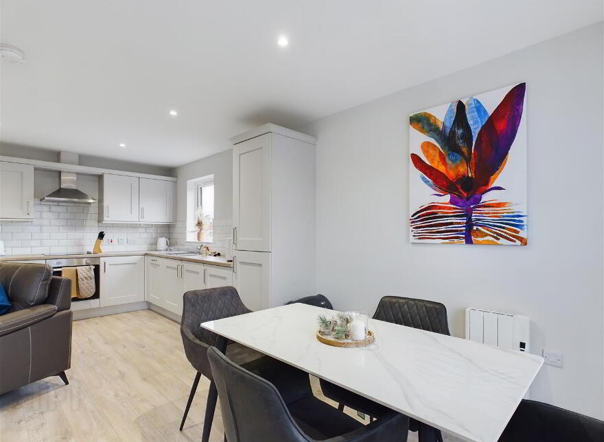 2 Bed, 124 Avoniel Road, Belfast, BT5 4SG