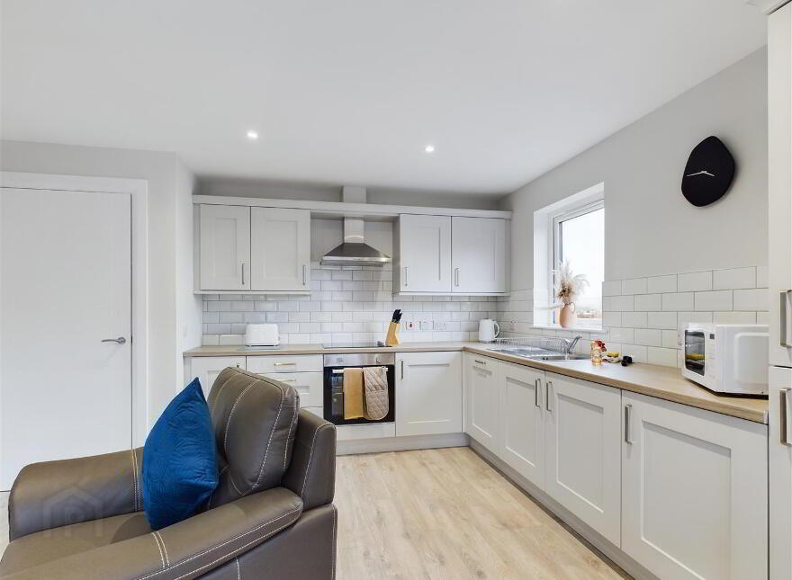 2 Bed, 124 Avoniel Road, Belfast, BT5 4SG