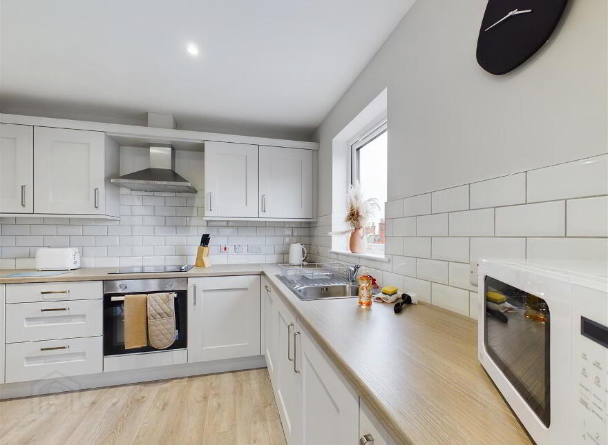 2 Bed, 124 Avoniel Road, Belfast, BT5 4SG