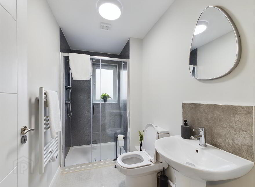 2 Bed, 124 Avoniel Road, Belfast, BT5 4SG