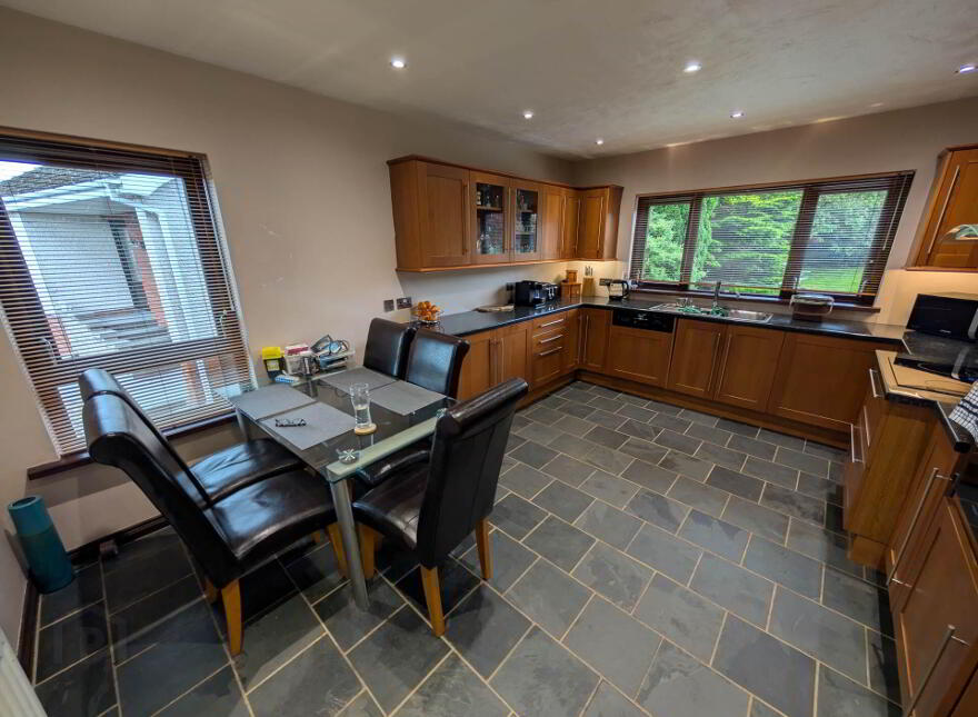 12 Ash Grove, Larne, BT40 2AE
