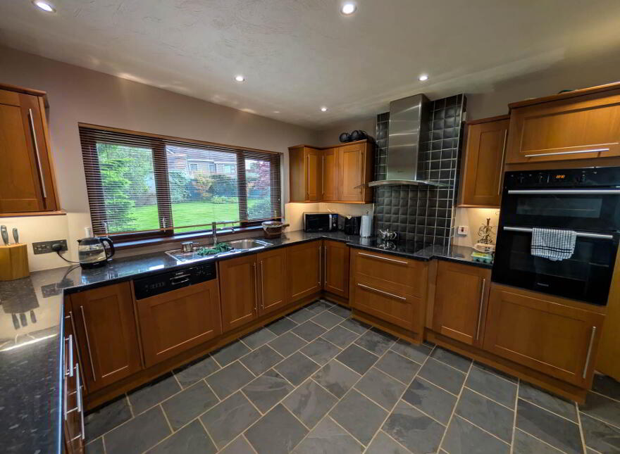 12 Ash Grove, Larne, BT40 2AE