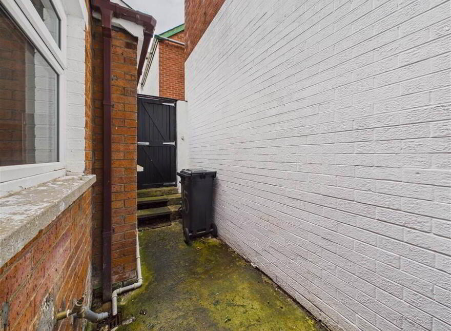 65 Earlscourt Street, Falls Road, Belfast, BT12 7AS