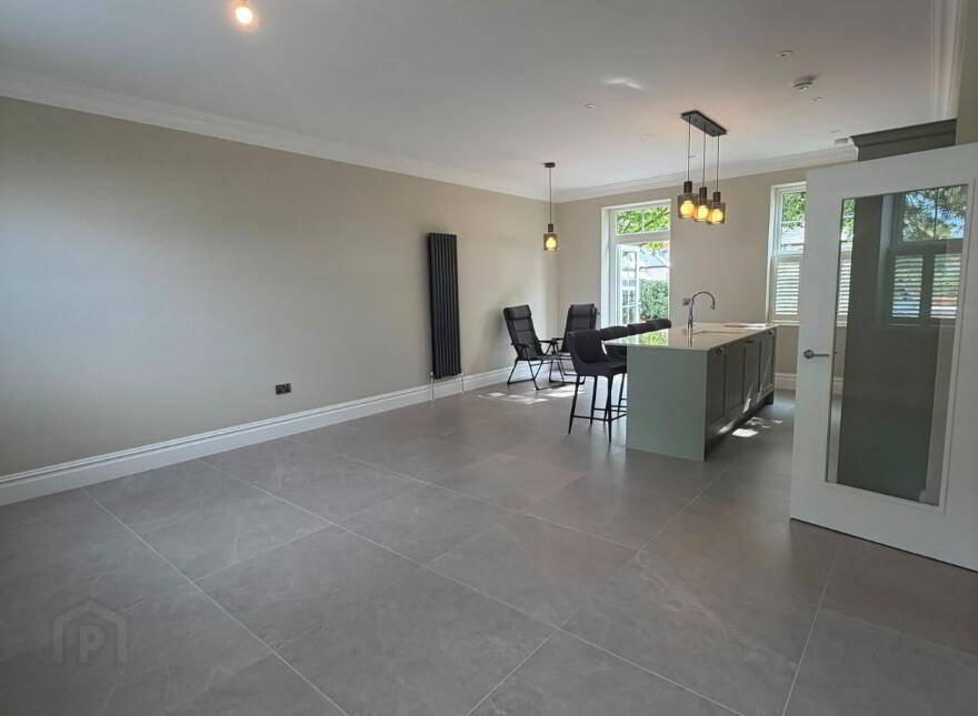 2, 31 Cromlyn Wood, Lisburn Road, Royal Hillsborough, BT26 6TX