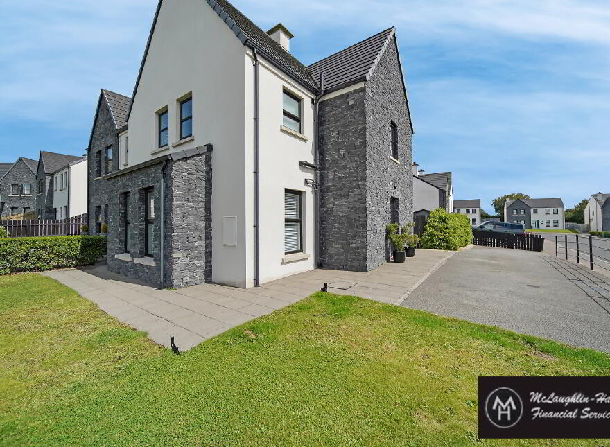 8 Riverview Manor, Castlederg, BT81 7EN