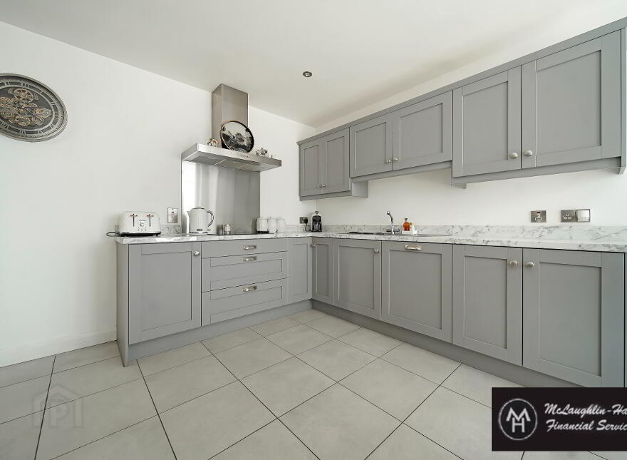 8 Riverview Manor, Castlederg, BT81 7EN