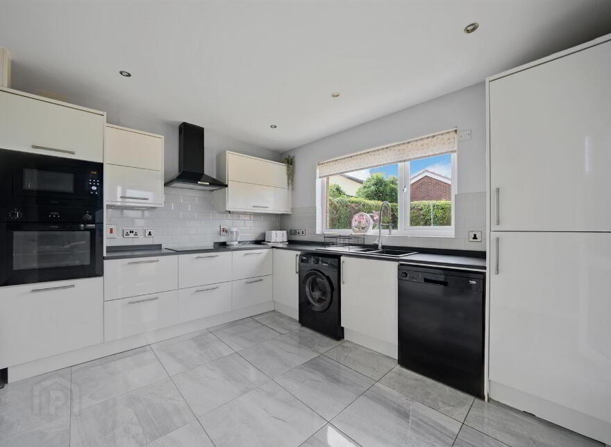26 Carlisle Park, Ballynahinch, BT24 8HJ