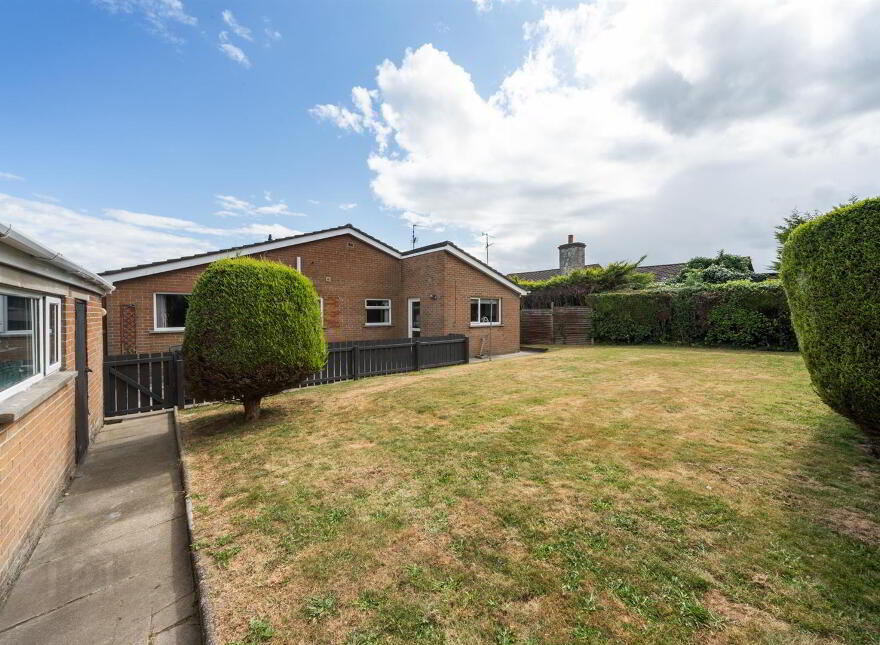 26 Carlisle Park, Ballynahinch, BT24 8HJ