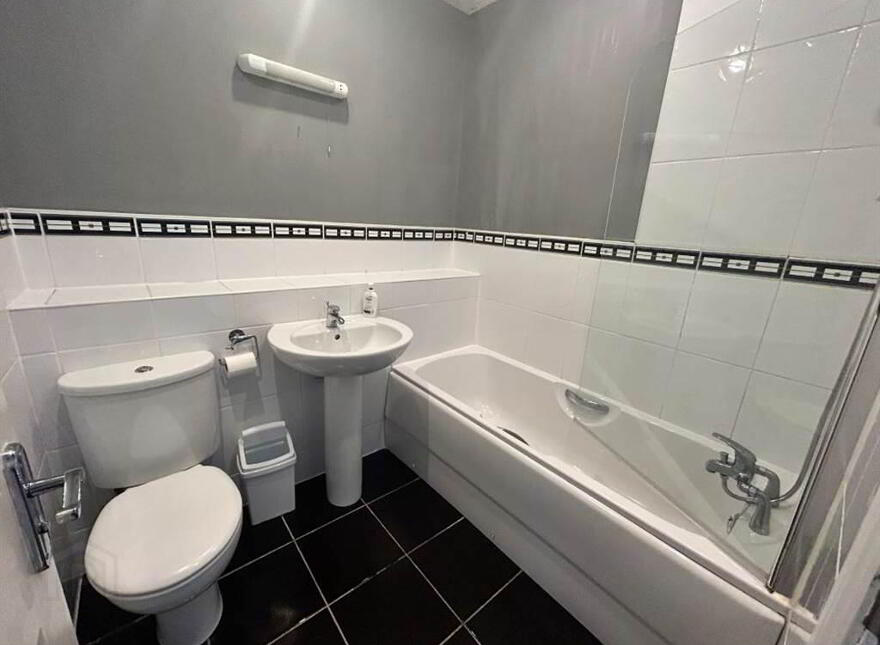 18 The Boulevard, Wellington Square, Belfast, BT7 3LN