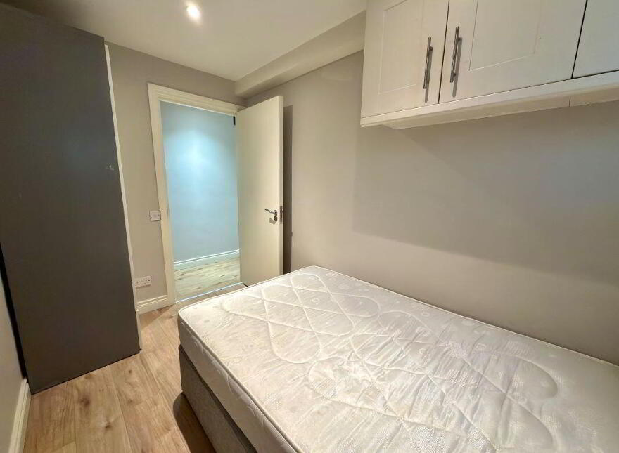 (Lot 3) Flat 1, 2 Lower Windsor Avenue, Belfast, BT9 7DW