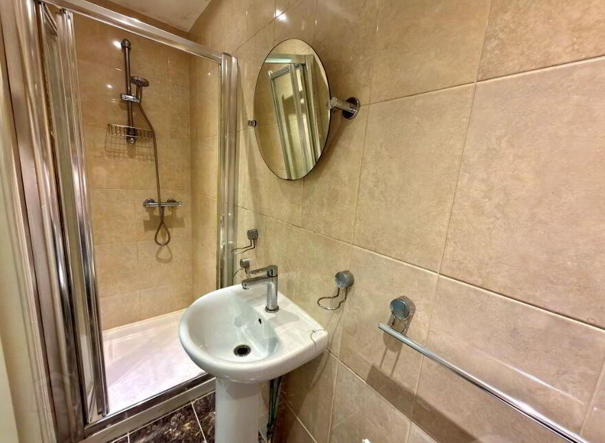 (Lot 3) Flat 1, 2 Lower Windsor Avenue, Belfast, BT9 7DW