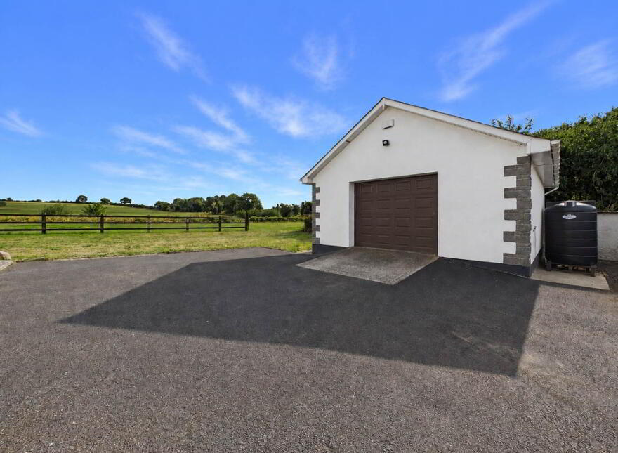 Tybroughney, Carrick-On-Suir, E32E624