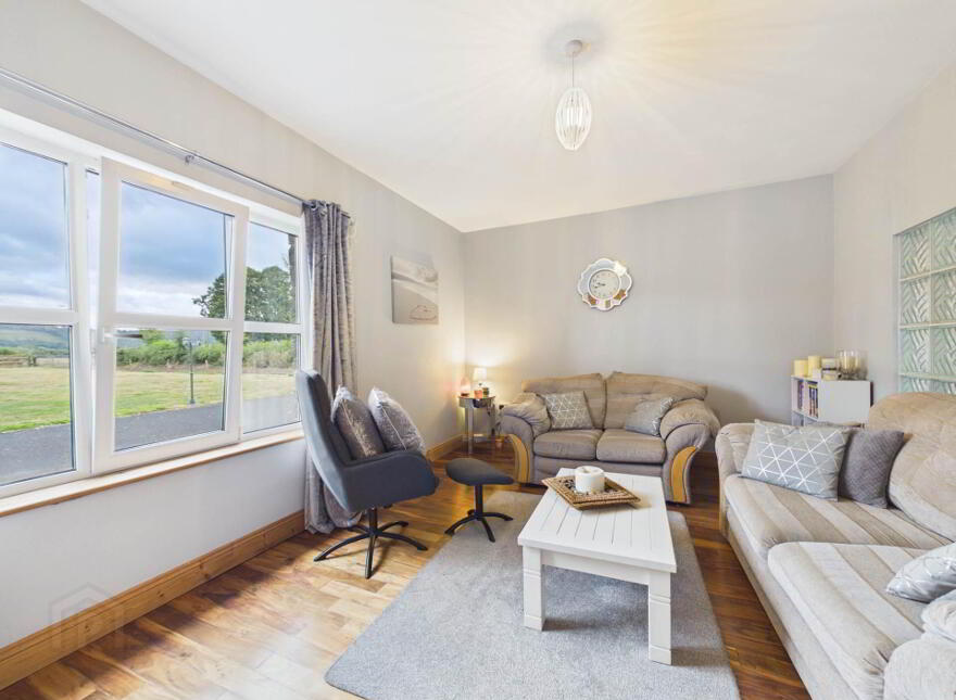 Tybroughney, Carrick-On-Suir, E32E624