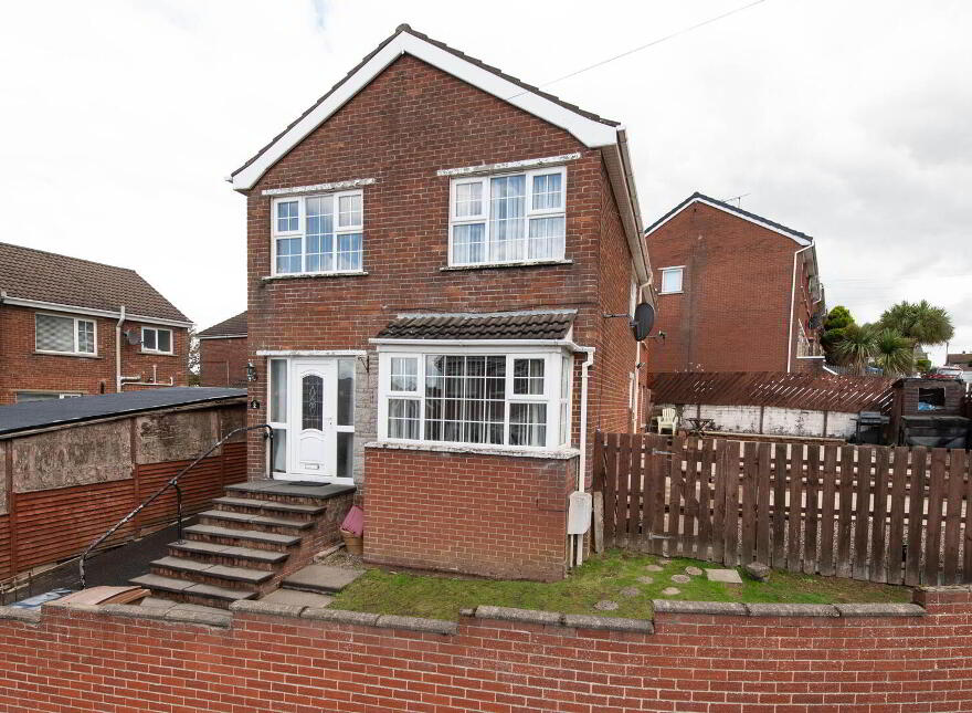 2 Burnthill Gardens, Newtownabbey, BT36 5HE photo