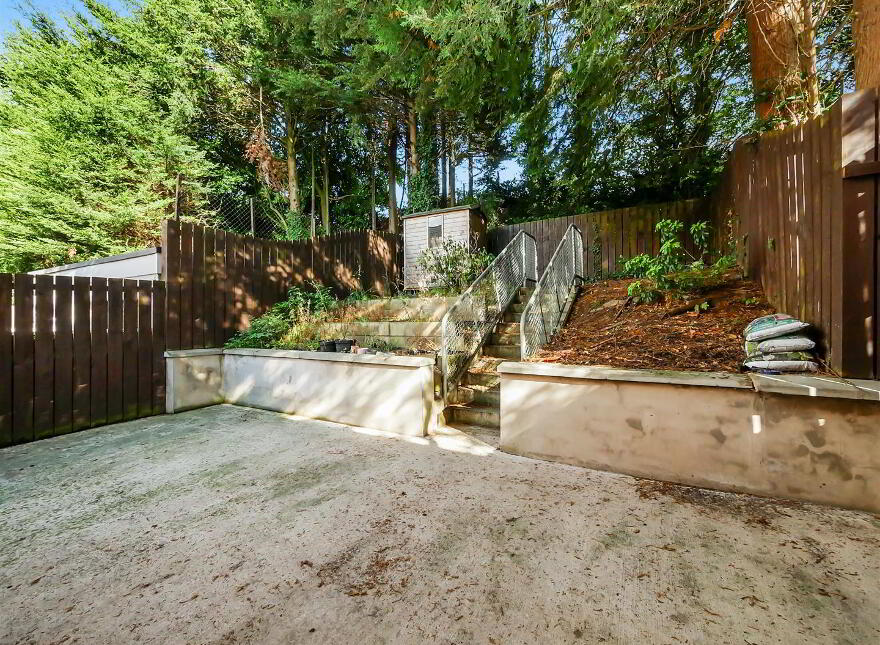 27 Woodbreda Park, Saintfield Road, Belfast, BT8 7HY