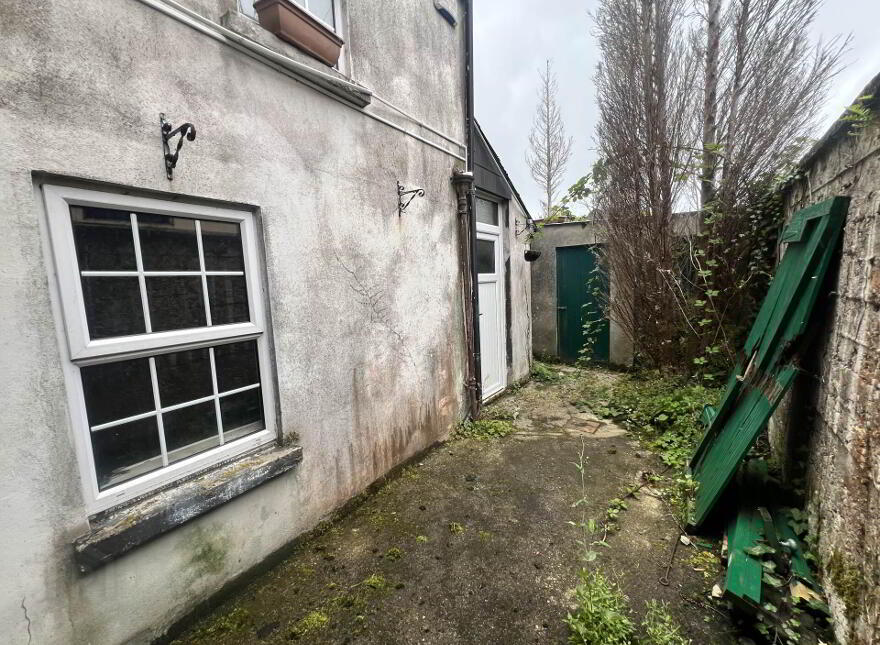 6 St. Johns Terrace, Ballaghaderreen, F45AX95