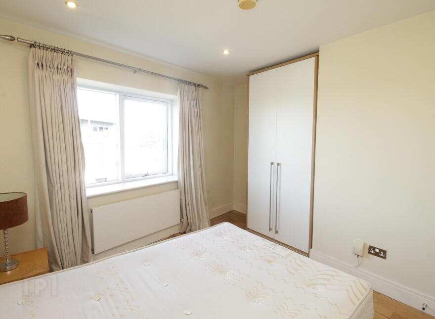 Short Term Let, Wyckham Point, Dundrum, Dundrum, D16Y5F3