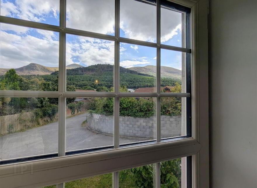 2 Mountain Springs, Newcastle, BT33 0TY