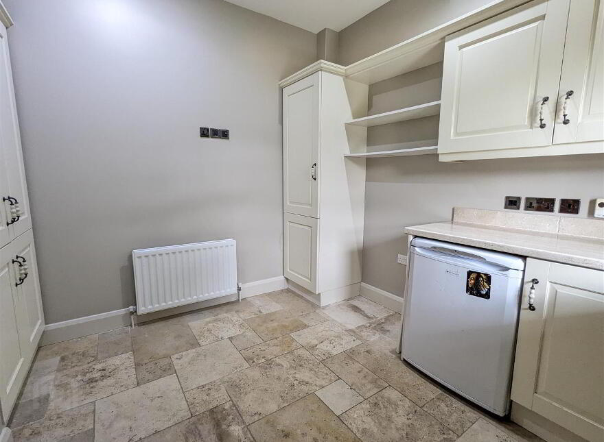 2 Mountain Springs, Newcastle, BT33 0TY