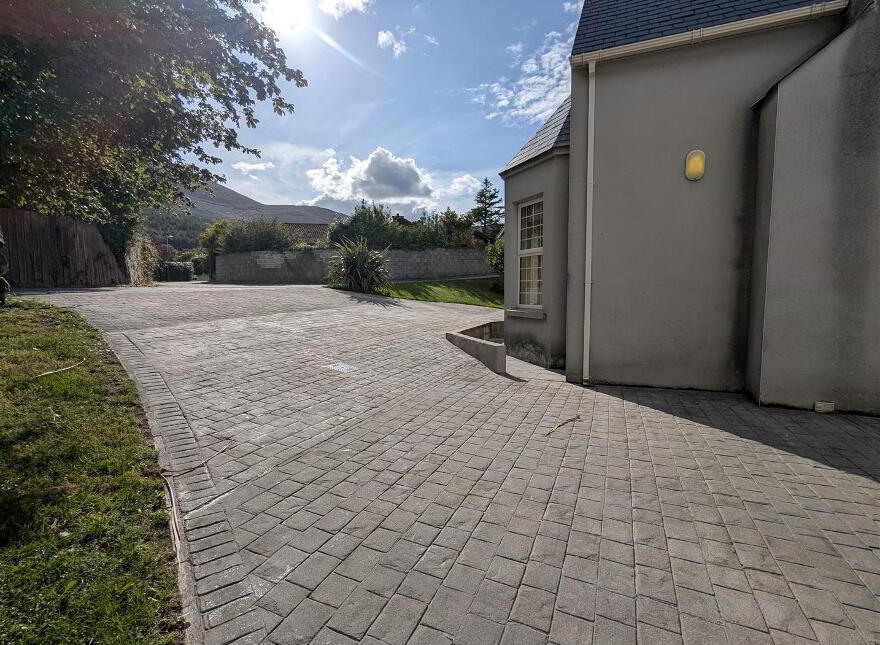 2 Mountain Springs, Newcastle, BT33 0TY